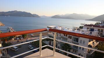 Double or Twin Room with Land View | Vue depuis le balcon