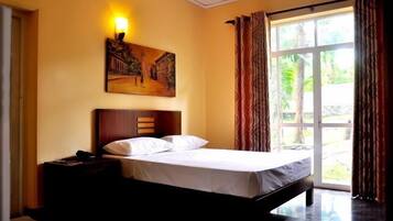 Habitación estándar doble, 1 cama doble, no fumadores | Ropa de cama de alta calidad, minibar, caja fuerte y escritorio