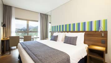 Superior Double Room, Ocean View | Pillowtop beds, minibar, in-room safe, soundproofing