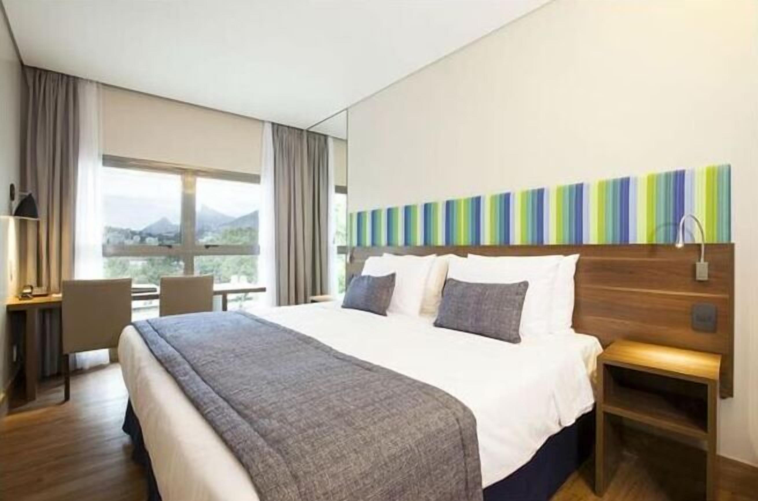 Pillowtop-bedden, een minibar, een kluis op de kamer, geluiddichte muren