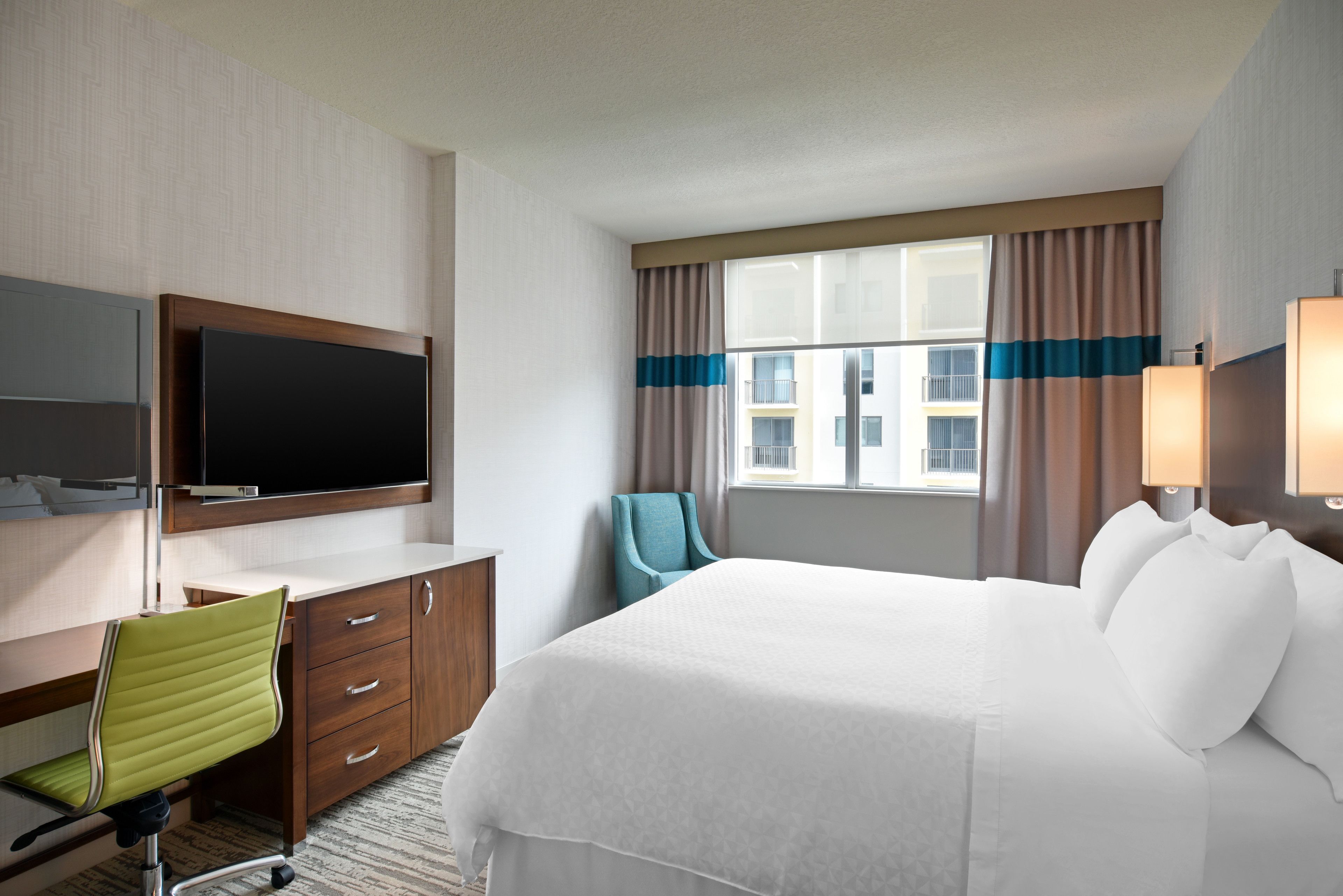 in-room safe, desk, laptop workspace, blackout curtains