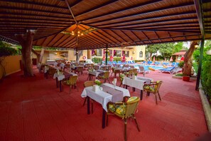 Se sirven desayunos, almuerzos y cenas