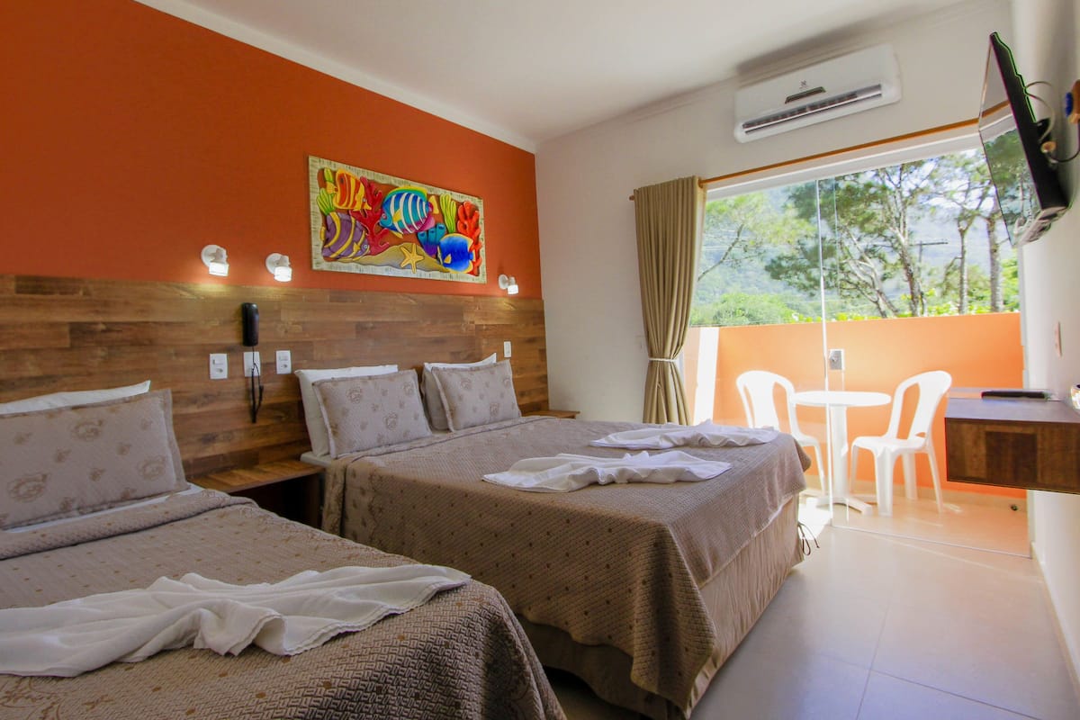 Tripla Comfort, 1 camera da letto | 1 camera, minibar, una scrivania, tende oscuranti