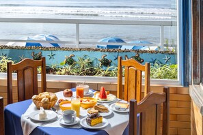 Desayuno buffet incluido todos los días 