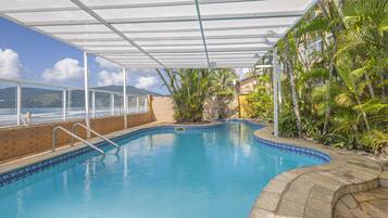 Outdoor pool, sun loungers