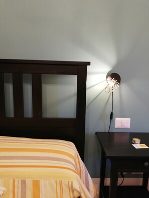 Interior detail - The Yellow House (Fiumicino)