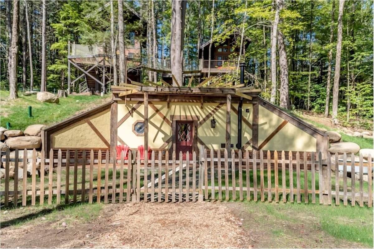 Cabin | 2 bedrooms, individually decorated, individually furnished