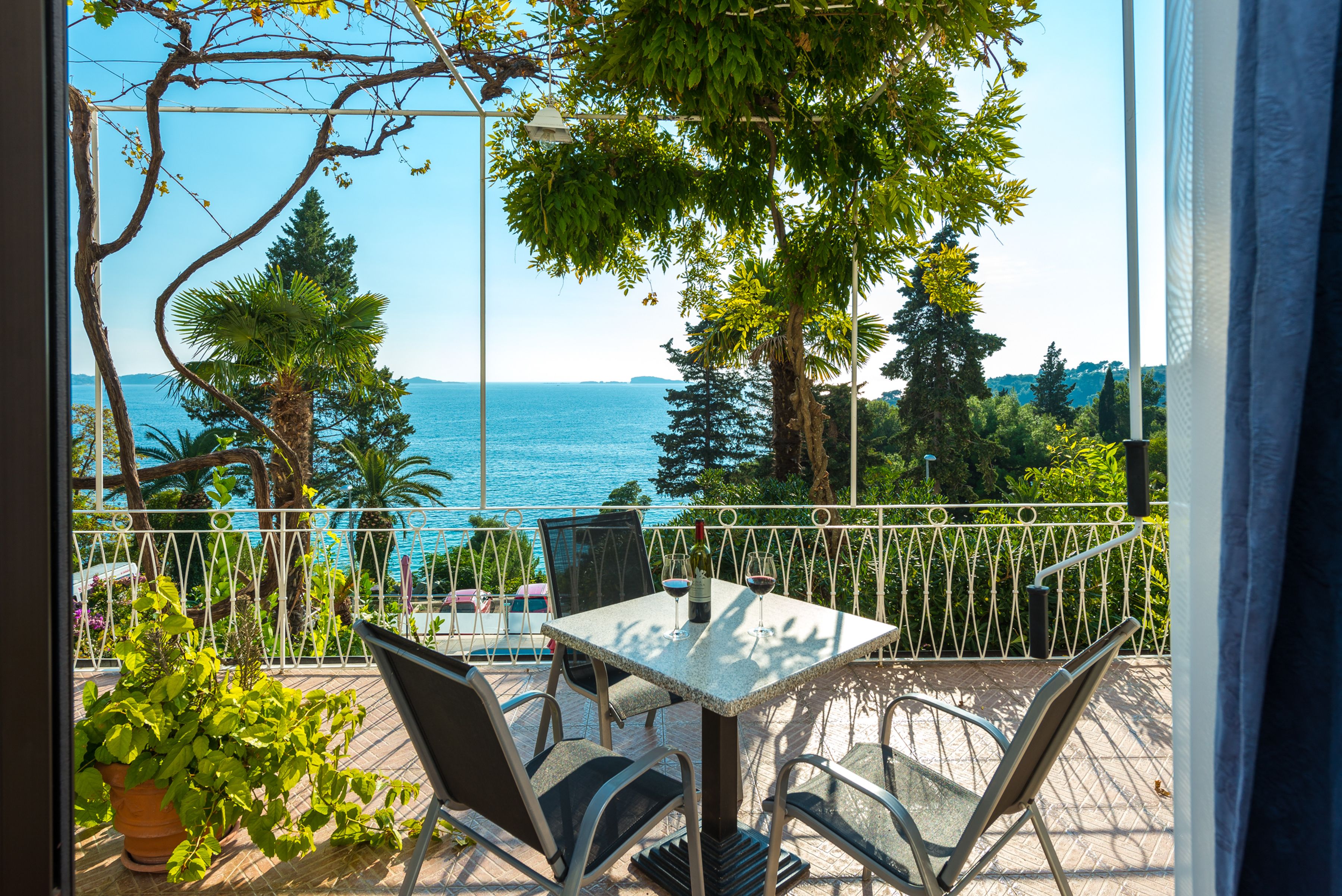 Quarto triplo conforto, terraço, vista para o mar (A1) | Terraço/pátio