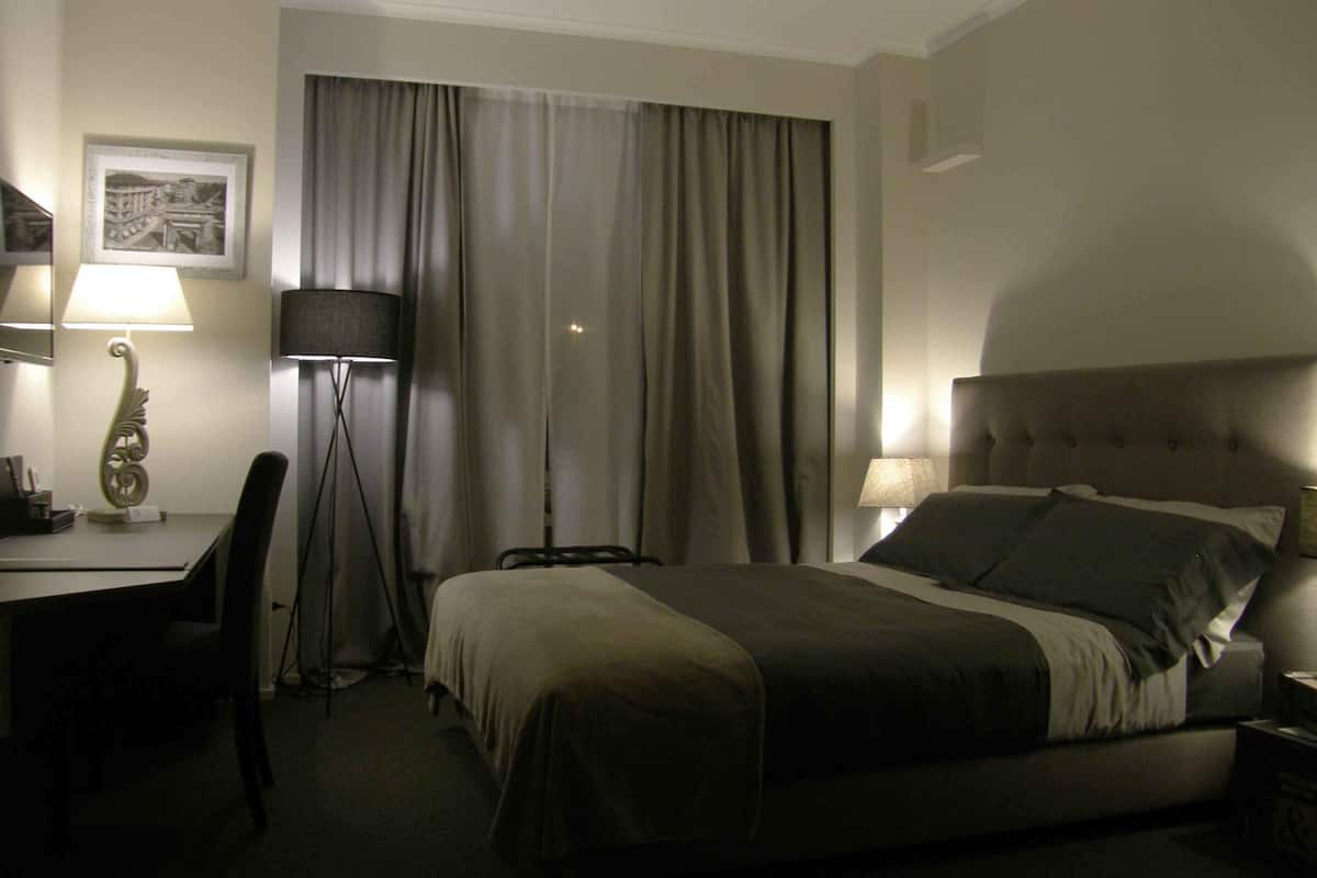 Habitación doble Deluxe, 1 cama matrimonial | Ropa de cama de alta calidad y minibar