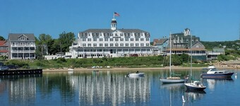The National Hotel