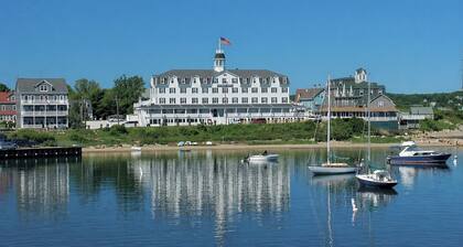 The National Hotel