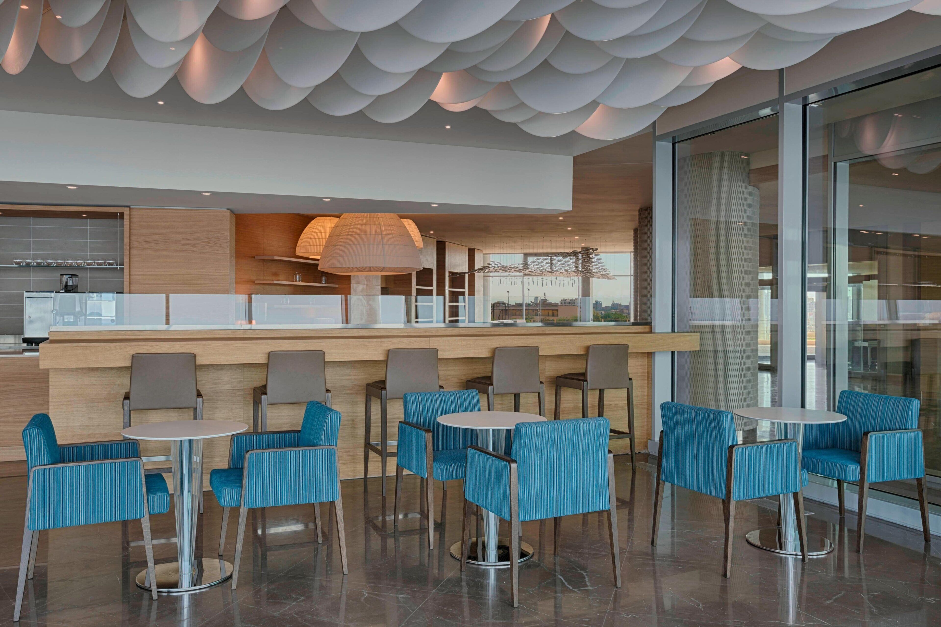 breakfast, lunch, dinner served; international cuisine, sea views