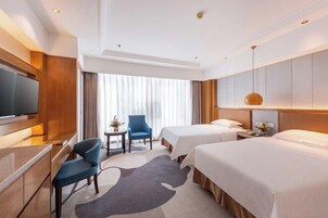 Minibar, caja fuerte, cunas y despertador