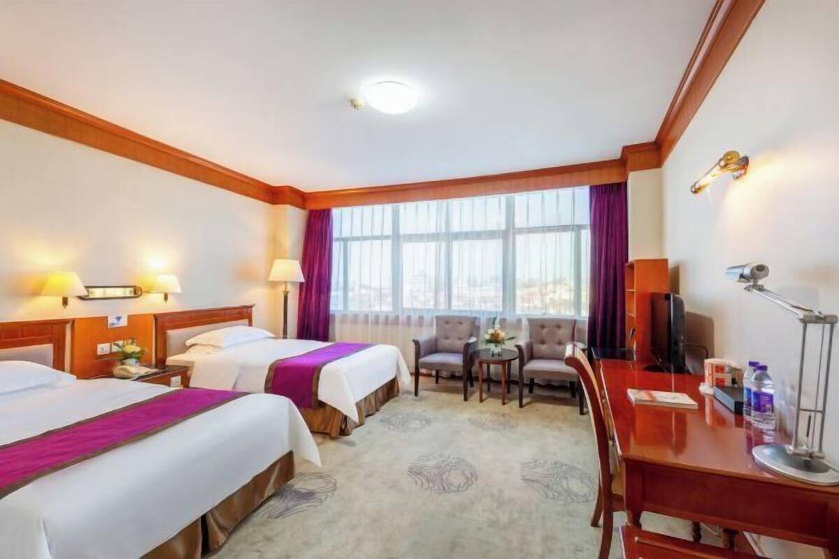 Minibar, két bảo mật tại phòng, nôi/giường cho trẻ sơ sinh 