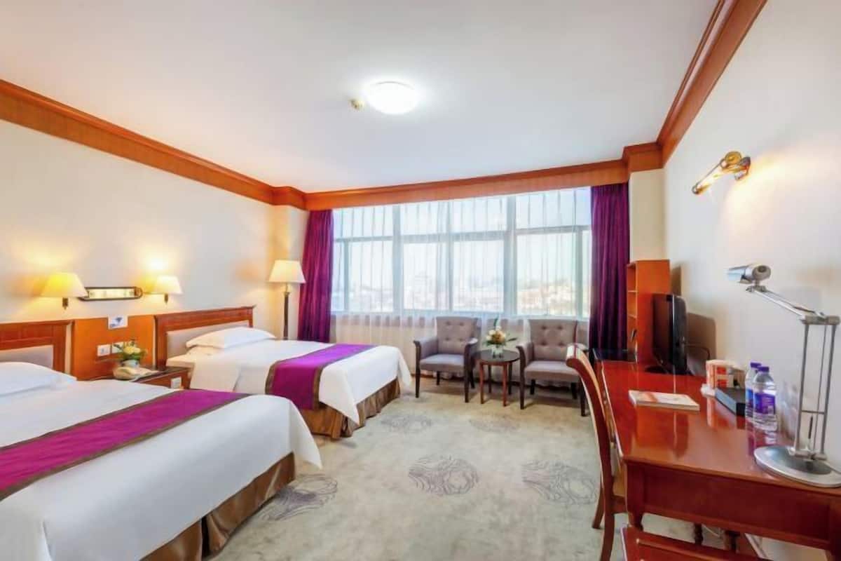 Minibar, in-room safe, cribs/infant beds, alarm clocks