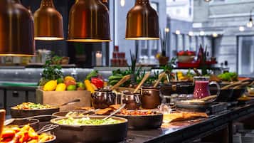 Daily continental breakfast (SEK 195 per person)