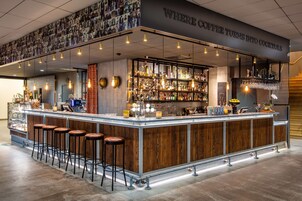 Cocktailbar, uteservering, öppet alla dagar