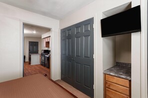 Suite, 1 Bedroom, Accessible, Non Smoking (Mobility, Roll-In Shower) - Eagle's Den Suites Big Spring a Travelodge by Wyndham (Big Spring)