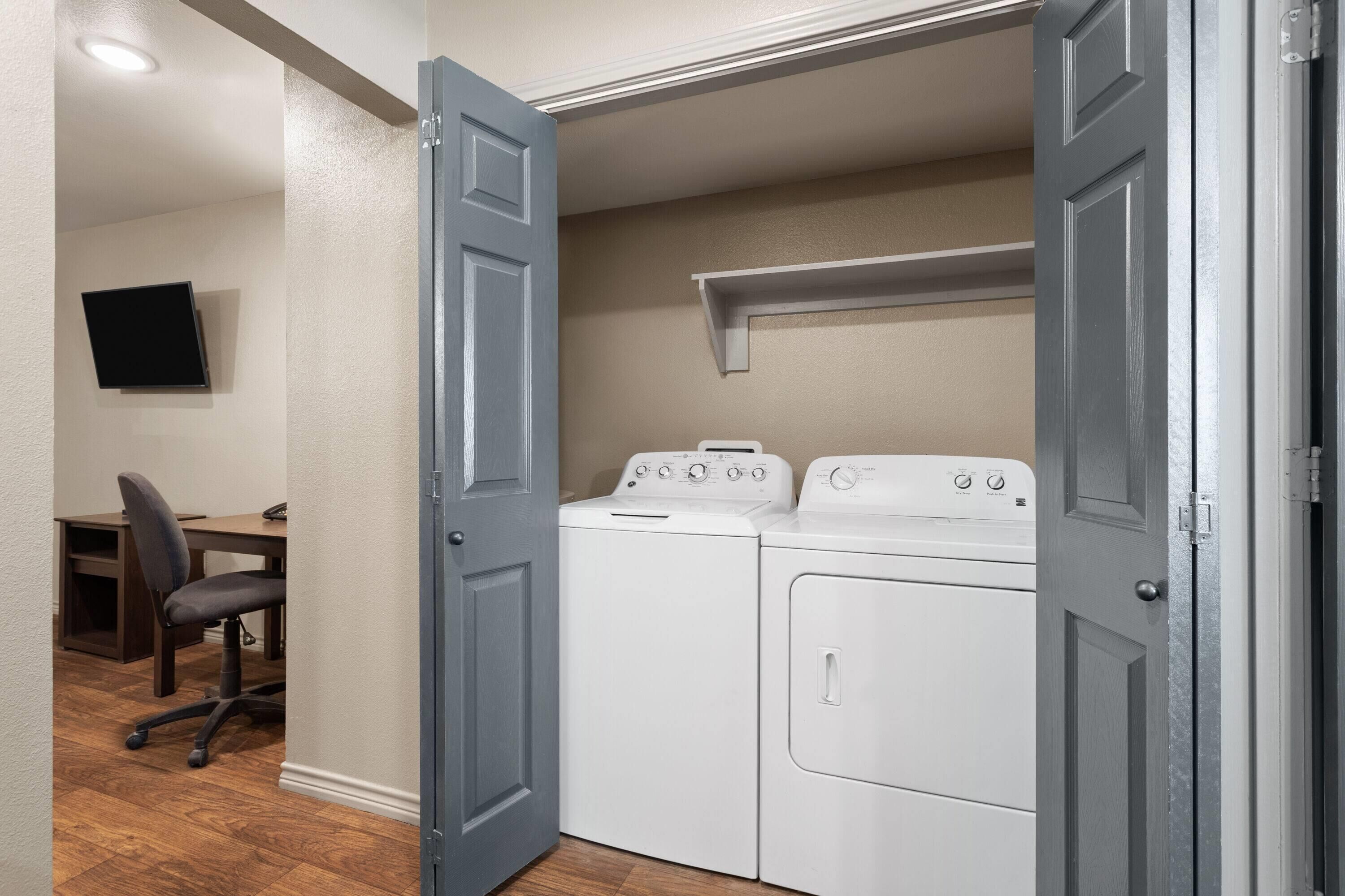 suite, 1 bedroom, non smoking | 1 bedroom, desk, laptop workspace, iron/ironing board