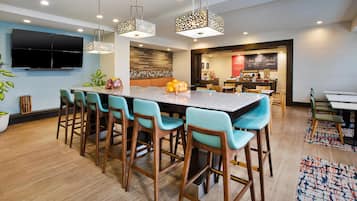 包含每日自助早餐