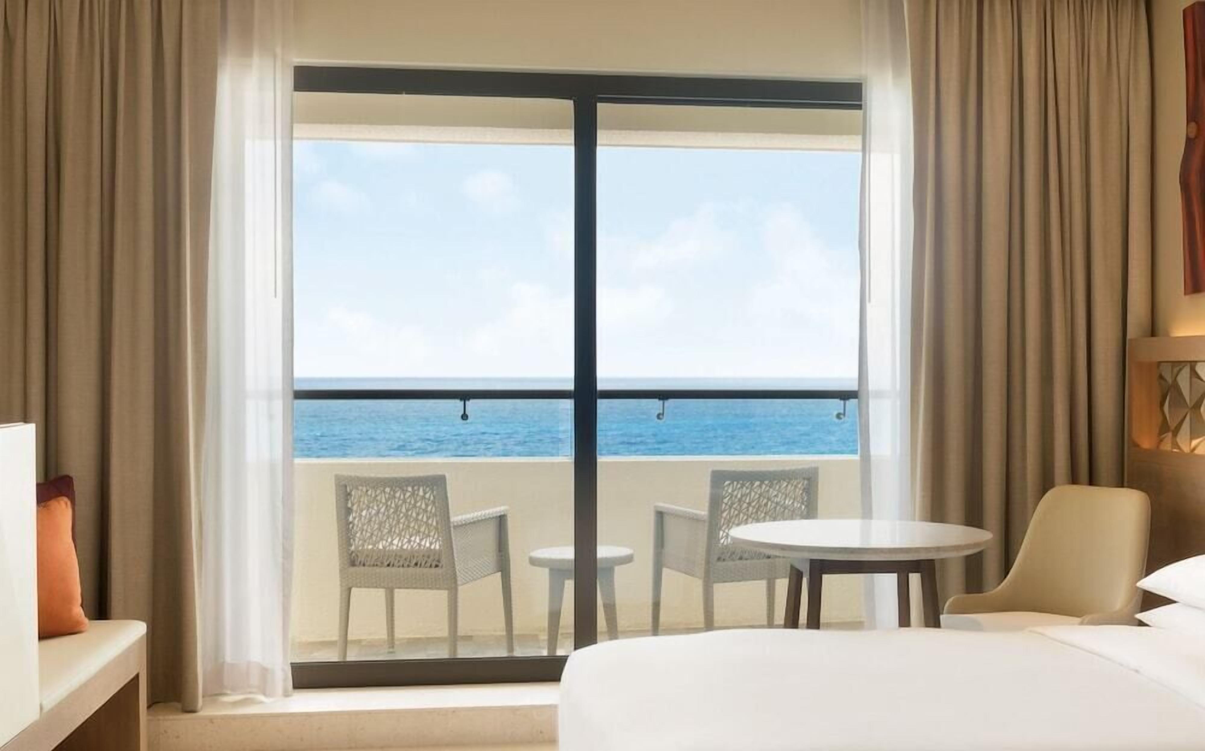 Premium bedding, free minibar, in-room safe, blackout drapes