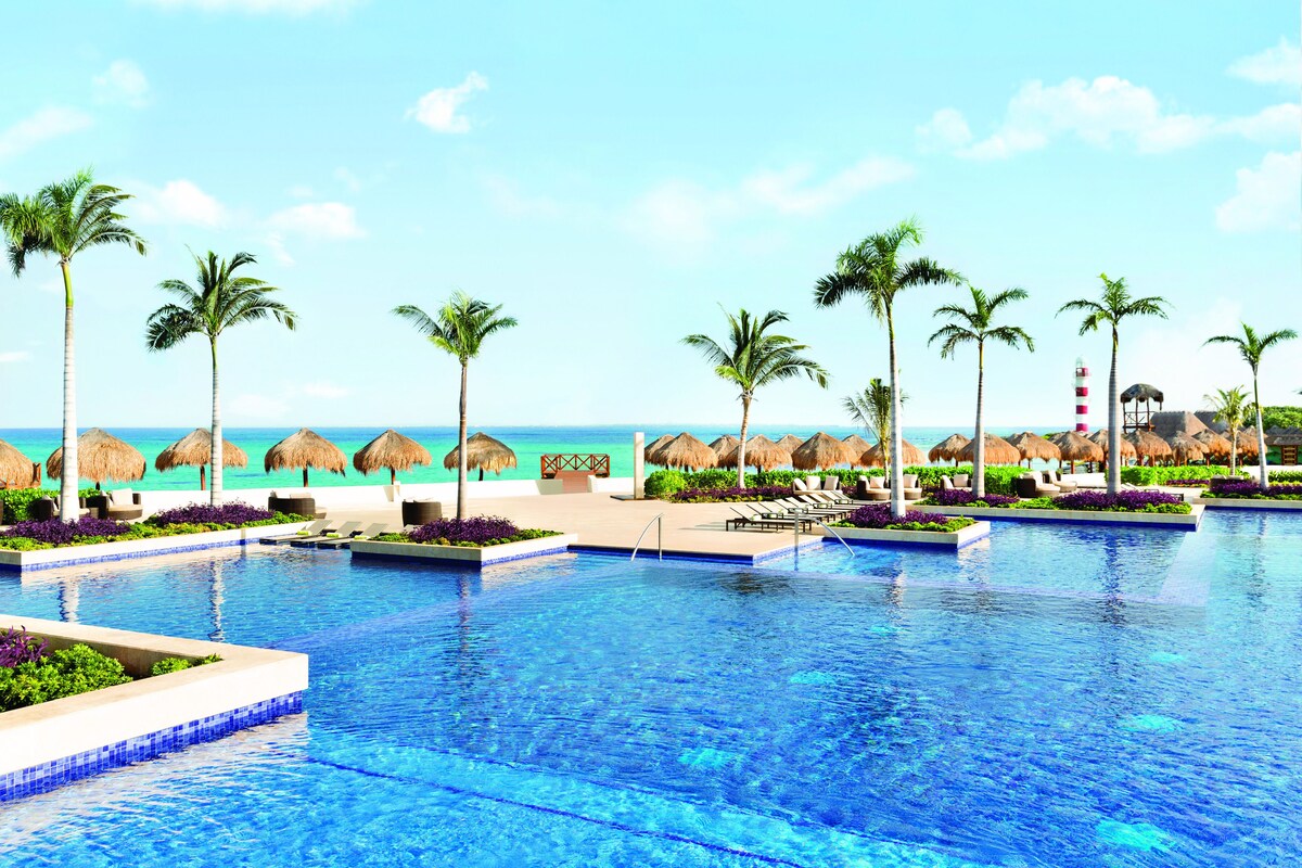 pool at luxury all-inclusive resort in Cancun