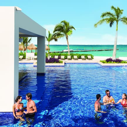 8 间酒吧/酒廊、池畔酒吧