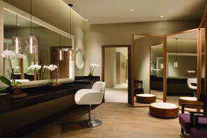 Couples treatment rooms, sauna, steam room, body treatments, body wraps