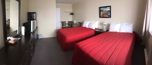 Desk, iron/ironing board, free WiFi - Motel Sainte-Flavie (Sainte-Flavie)