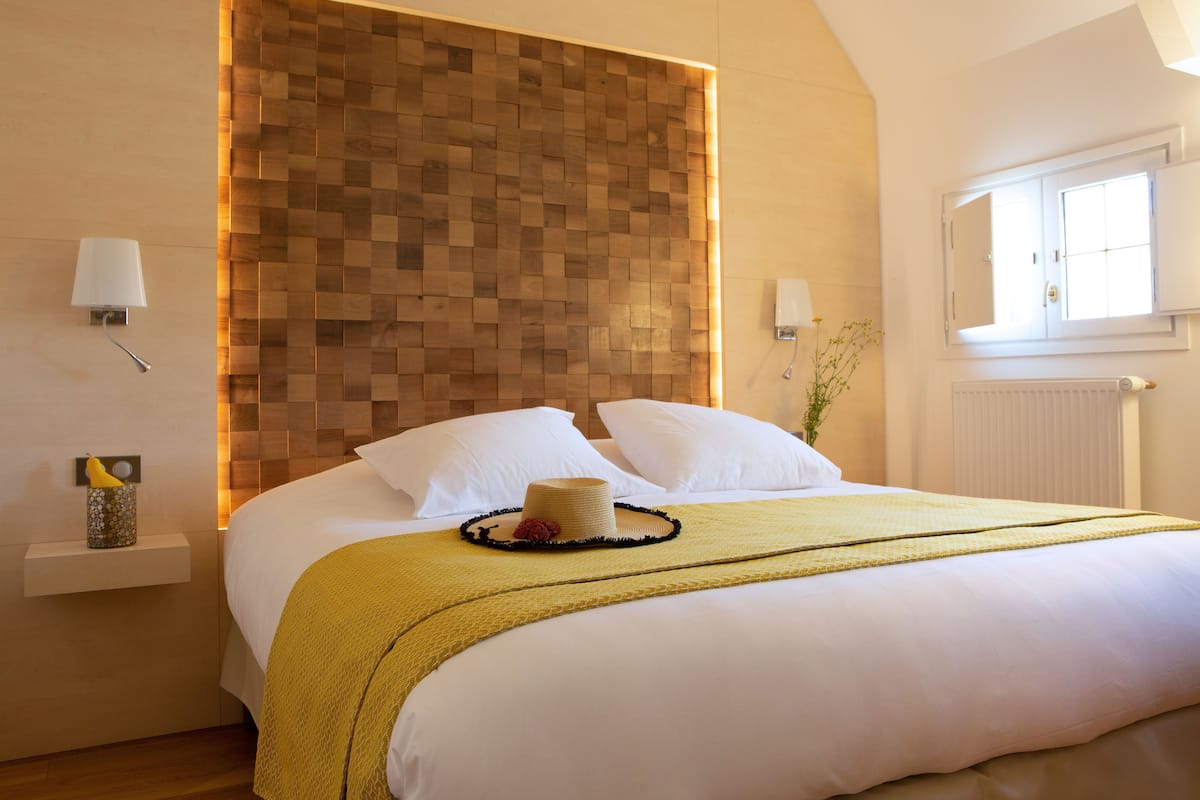 Comfort Double Room, 1 Bedroom | Premium bedding, minibar, in-room safe, individually decorated