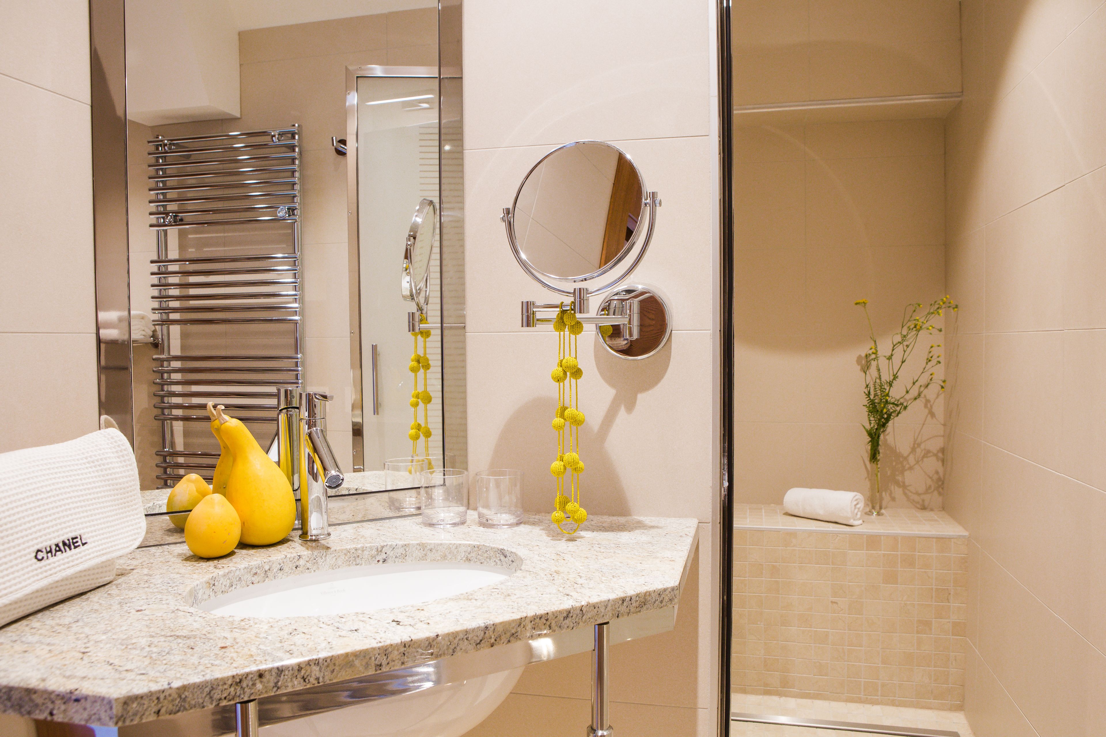 comfort double room, 1 bedroom | bathroom shower