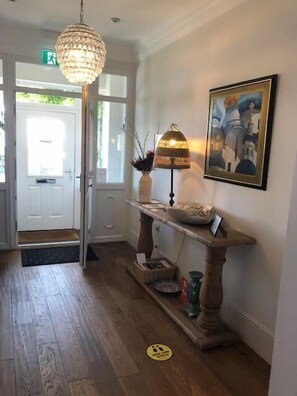 Lobby - The Beaches Guest House (Southend-on-Sea)