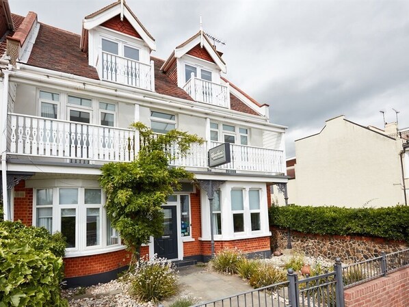 Exterior - The Beaches Guest House (Southend-on-Sea)