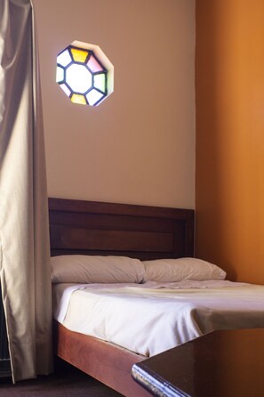 Free wired Internet, bed sheets - Hotel Posada de la Moneda (Zacatecas)