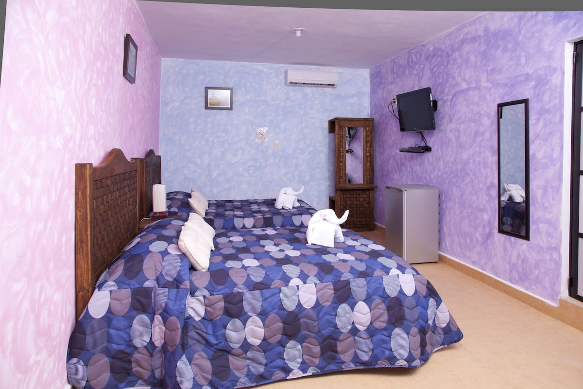 economy single room, 1 queen bed | premium bedding, blackout curtains, iron/ironing board, free wifi