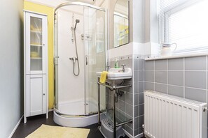 Hårføner, håndklær, såpe og sjampo