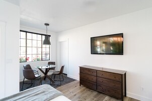 Classic Room, 2 Double Beds | Hypo-allergenic bedding, individually decorated, individually furnished