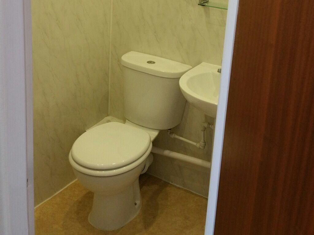 Chambre Double Supérieure, salle de bains attenante (Ground Floor) | Salle de bain | Douche, articles de toilette gratuits, sèche-cheveux