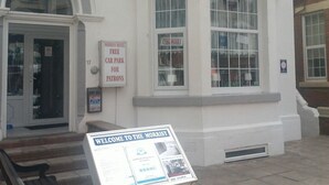 A hotel named 'MORRISY HOUSE' with a sign indicating free car parking for patrons. - Morrisy House (Blackpool)