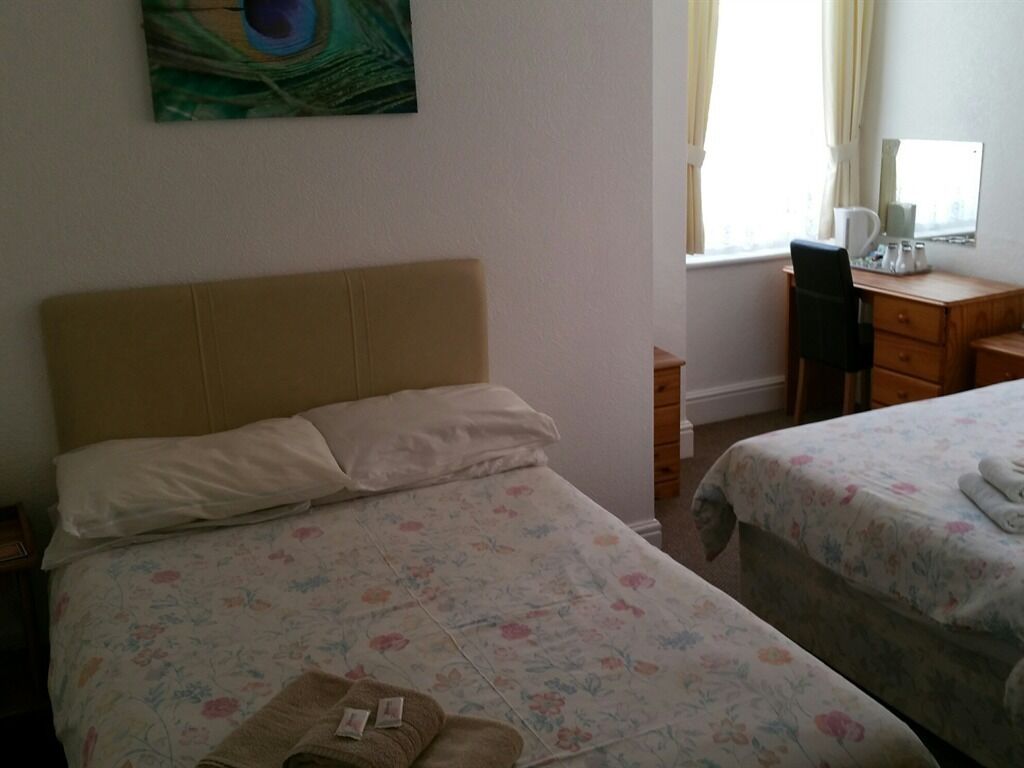 Chambre Quadruple Familiale, salle de bains attenante | Vue depuis l’hébergement