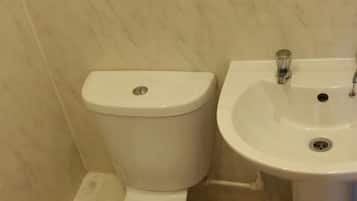 Superior Double Room, Ensuite (Ground Floor) | Bathroom