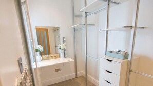 Double or Twin Room, Ensuite - Queen Bee & B (Merthyr Tydfil)