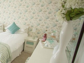 Doppel- oder Zweibettzimmer, mit Bad | Kostenloses WLAN