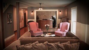 Interior entrance - Hotel Charlotte Vacation Rentals (Groveland)