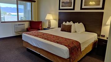 Iron/ironing board, bed sheets