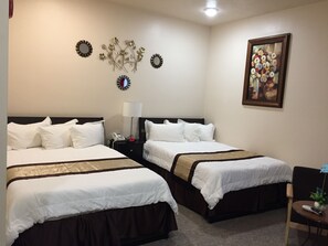 Standard Room | Desk, free WiFi, bed sheets - Geyser Inn (West Yellowstone)