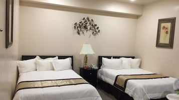Escritorio, wifi gratis y ropa de cama
