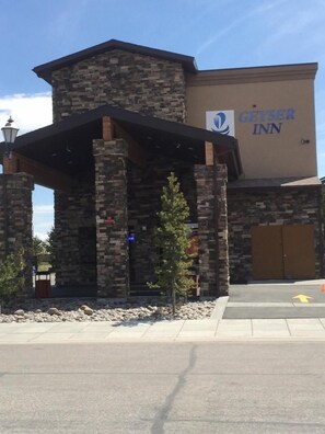 Exterior - Geyser Inn (West Yellowstone)