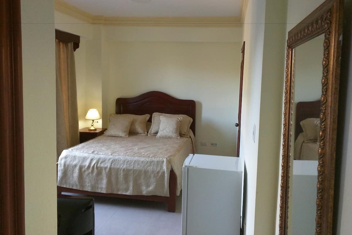 Basic Room, 1 Queen Bed | In-room safe, free WiFi