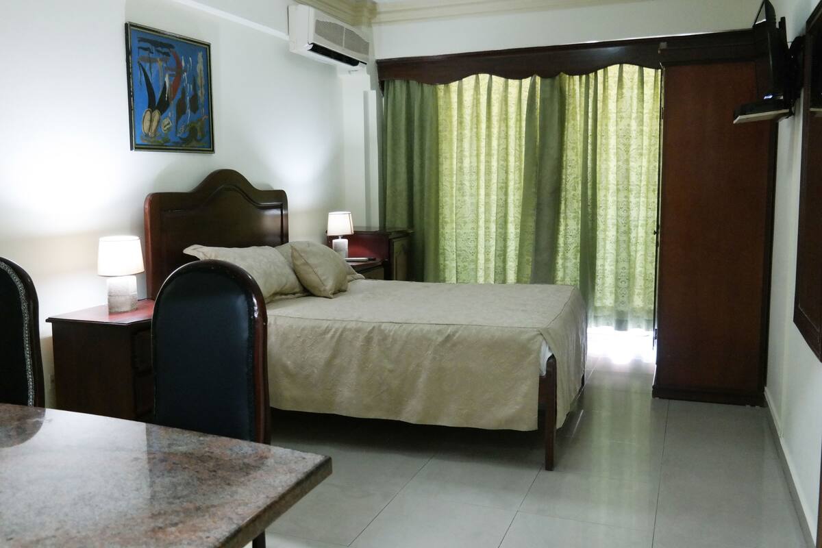 Studio, quang cảnh bãi biển, sát bãi biển | Két bảo mật tại phòng, truy cập Internet không dây miễn phí